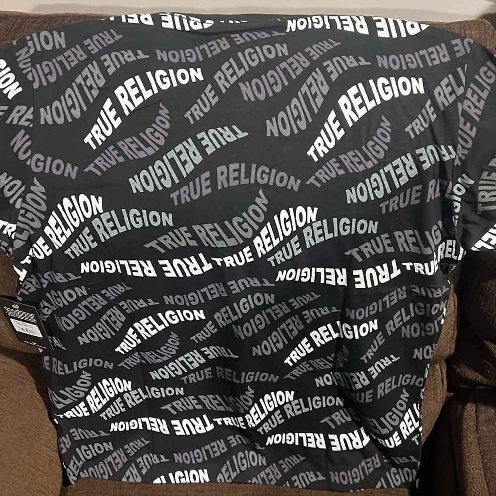 True Religion Black and White Logo Graphic Tee. Runs small. XL fits like L/M